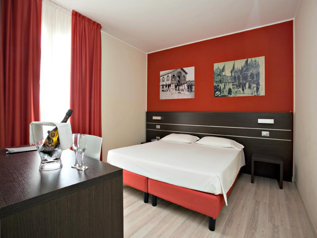Hotel Vienna Jesolo Extérieur photo