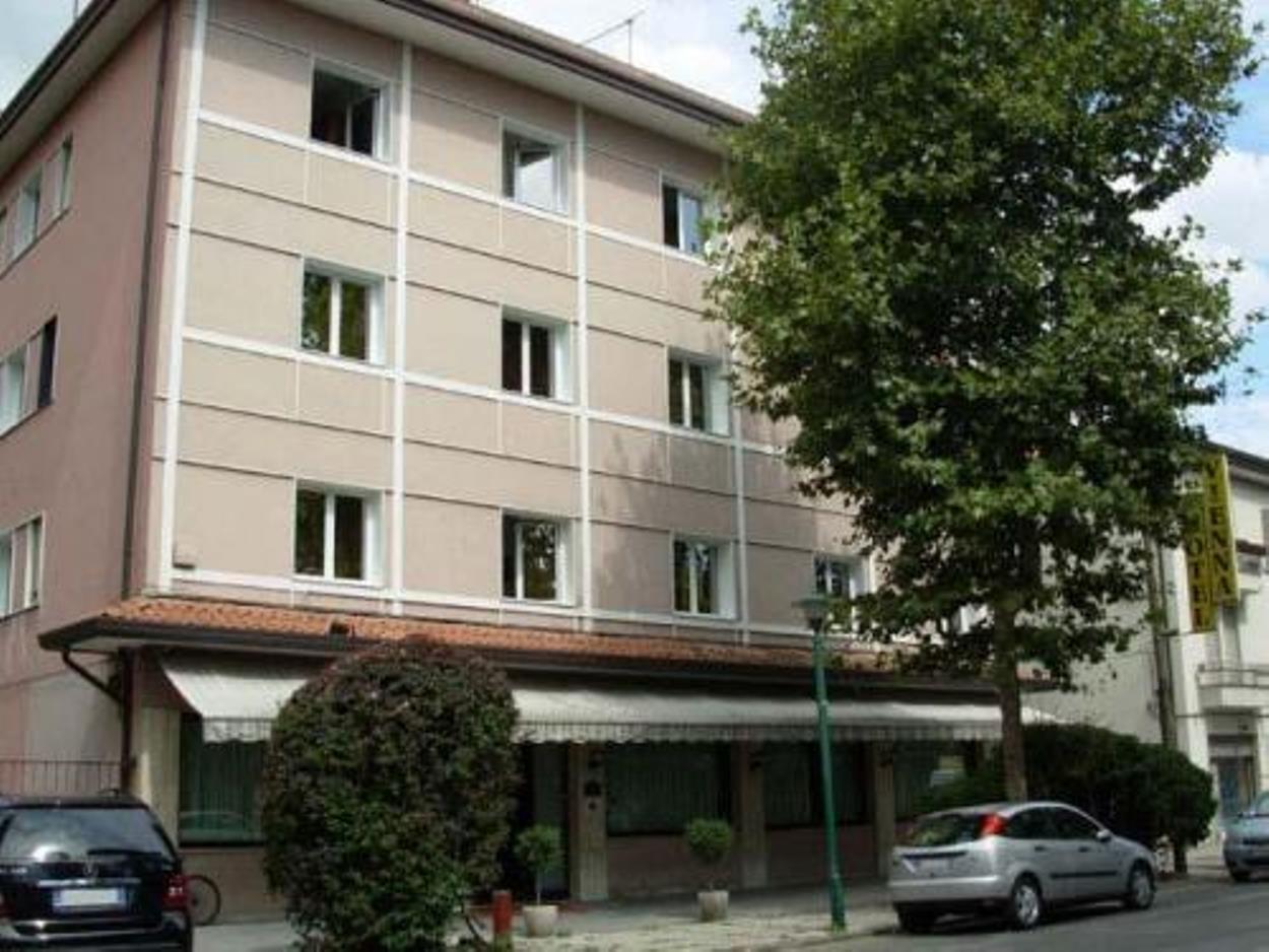Hotel Vienna Jesolo Extérieur photo