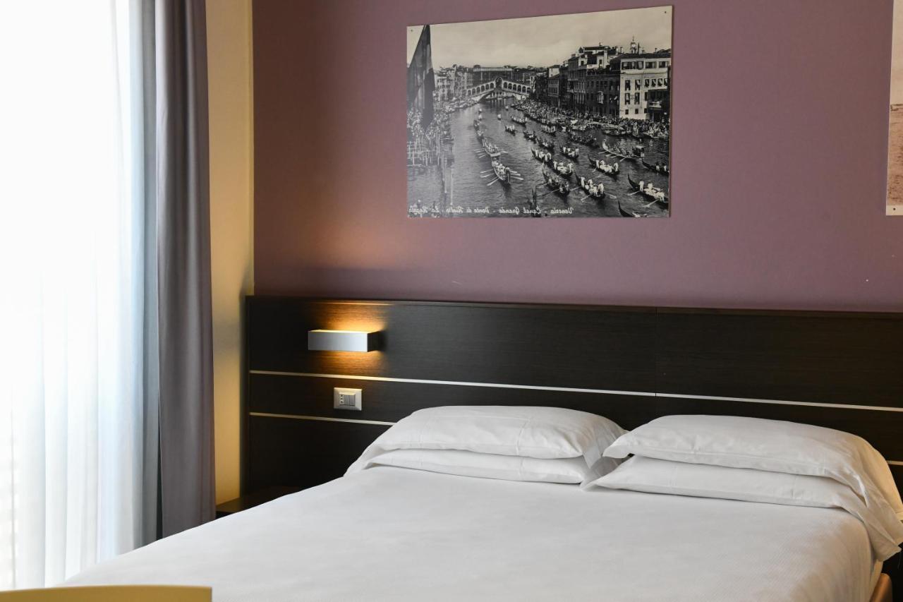 Hotel Vienna Jesolo Extérieur photo