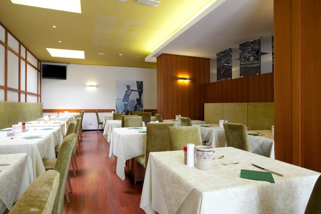 Hotel Vienna Jesolo Extérieur photo